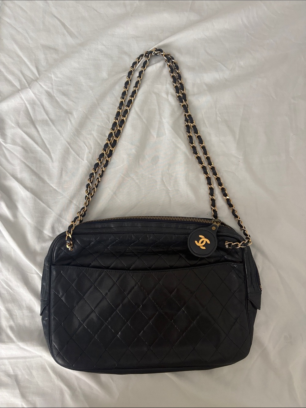 CHANEL Black Quilted Shoulder Bag with Gold-Tone Chain navy blue